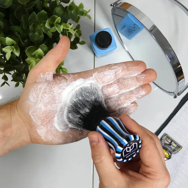 Men-ü Uber Shaving Brush - Limited Edition 8 Men-ü Uber Shaving Brush - Limited Edition - Image 6