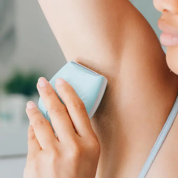 MAGNITONE London Go Bare! Rechargeable Mini Lady Shaver - Green 7 MAGNITONE London Go Bare! Rechargeable Mini Lady Shaver - Green - Image 5