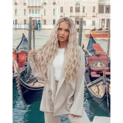 Beauty Works X Molly Mae Waver Limited Edition -No Hair care products shop, no kiss. 12545022 1224865591903166